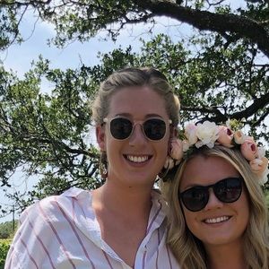 Meet your Posher, Julia